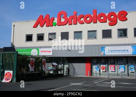 Herr Bricolage DIY-Shop, Argenton-sur-Creuse, Frankreich Stockfoto