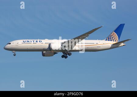 Los Angeles, USA - 22. Februar 2016: United Airlines Boeing 787-9 am Flughafen Los Angeles (LAX) in den USA. Boeing ist ein Flugzeughersteller mit Sitz in i Stockfoto