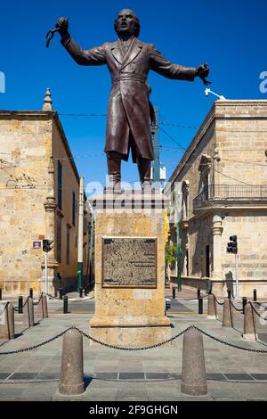 Hidalgo Statue in Guadalajara, Jalisco, Mexiko, bricht die Ketten der Unterdrückung. Stockfoto