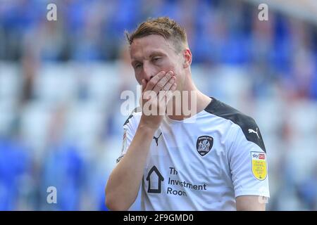 Birmingham, Großbritannien. April 2021. Cauley Woodrow #9 von Barnsley wird am 4/18/2021 in Birmingham, Großbritannien, ersetzt. (Foto von Mark Cosgrove/News Images/Sipa USA) Quelle: SIPA USA/Alamy Live News Stockfoto