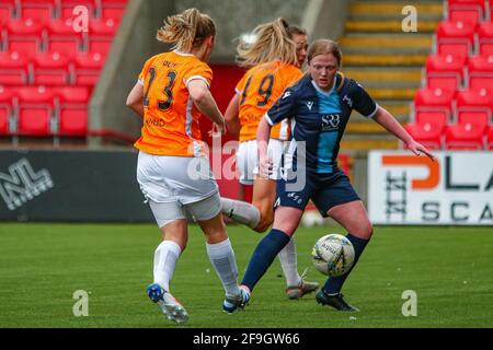 Cumbernauld, Großbritannien. April 2021. Action during the Scottish Building Society Scottish Women's Premier League 1 Fixture Glasgow City vs Motherwell FC, Broadwood Stadium, Cumbernauld, North Lanarkshire 18/04/2021 Stockfoto