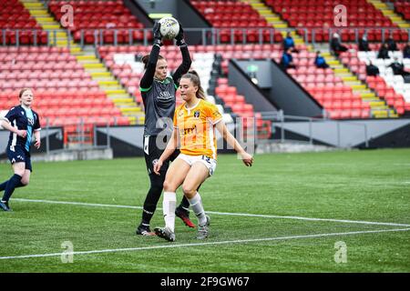 Cumbernauld, Großbritannien. April 2021. Action from the Scottish Building Society Scottish Women's Premier League 1 Fixture Glasgow City vs Motherwell FC, Broadwood Stadium, Cumbernauld, North Lanarkshire 18/04/2021 Stockfoto