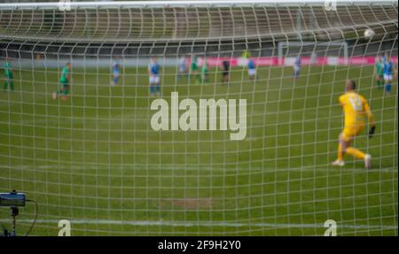 Solihull, Großbritannien. April 2021. Torwartanalyse während des Womens FA Cup-Spiels zwischen Birmingham City & Coventry United im SportNation.be-t-Stadion in Solihull, England Credit: SPP Sport Press Foto. /Alamy Live News Stockfoto