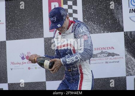 Birmingham, Alabama, USA. April 2021. ALEX PALOU (10) aus Barcelona, Spanien, gewinnt den Honda Indy Grand Prix von Alabama im Barber Motorsports Park in Birmingham, Alabama. Quelle: Walter G Arce SR Grindstone Medi/ASP/ZUMA Wire/Alamy Live News Stockfoto