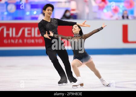 Eiskunstlauf 2021 Paar Freilauf in der Maruzen InTec Arena Osaka, Osaka, Japan. April 2021. Riku Miura & Ryuichi Kihara (JPN) Eiskunstlauf : ISU World Team Trophy im Eiskunstlauf 2021 Paar Freilauf in der Maruzen InTec Arena Osaka, Osaka, Japan . Kredit: YUTAKA/AFLO SPORT/Alamy Live Nachrichten Stockfoto