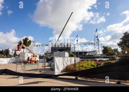 11-04-2021. jerusalem-israel. Bühne bereit für die offiziellen Zeremonien des israelischen Gedenktages und des Unabhängigkeitstages. Mount Herzl Park Stockfoto