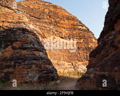 Der schmale Eingang zur Cathedral Gorge, Bungle Bungles, Purnululu National Park, Western Australia Stockfoto