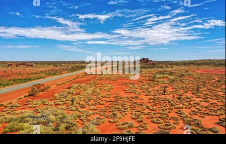 Pilbara ist eine Region im Norden Westaustraliens, für die man bekannt ist Die rote Erde und ihre riesigen Mineralvorkommen Stockfoto