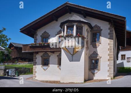 Bauernhaus in Obertilliach, Tiroler Gailtal, Tiroler Lesachtal, Tirol, Österreich Stockfoto