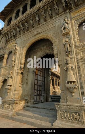 Maheshwar, Indien - 2021. März: Detail des Ahilya Fort in Maheshwar am 18. März 2021 in Madhya Pradesh, Indien. Stockfoto