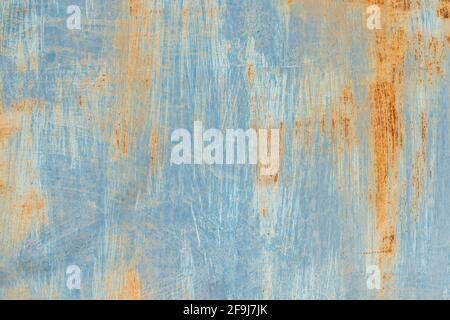 Blau lackiertes Metall mit rostiger schäbiger Textur. Alte Grunge Vintage Hintergrund Stockfoto