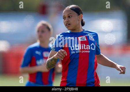 Bromley, Großbritannien. April 2021. Siobhan Wilson (14 Crystal Palace) während des Vitality Womens FA Cup-Spiels zwischen Crystal Palace und London Bees in der Hayes Lane, Bromley, England. Kredit: SPP Sport Pressefoto. /Alamy Live News Stockfoto