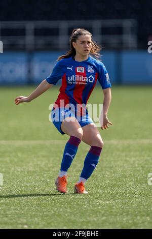 Bromley, Großbritannien. April 2021. Ffion Morgan (24 Crystal Palace) während des Vitality Womens FA Cup-Spiels zwischen Crystal Palace und London Bees in der Hayes Lane, Bromley, England. Kredit: SPP Sport Pressefoto. /Alamy Live News Stockfoto