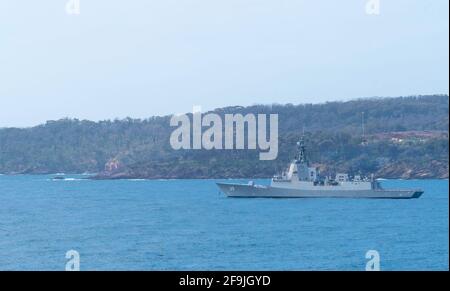 HMAS Hobart ist einer von 3 Zerstörern der Hobart-Klasse, die zwischen 2017 und 2020 gebaut wurden. Hier wird vor den Toren des Hafens von Eden, Australien, eingesetzt Stockfoto