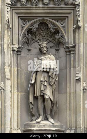 Canterbury, Kent, Großbritannien. Kathedrale von Canterbury: Statue auf der südwestlichen Veranda von 'Ethelbertvs rex' - König Ethelbert / Æthelberht (c. 560 - 616), König von Stockfoto