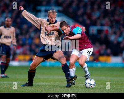 WEST HAM V ARSENAL 15/12/2001 BILD DAVID ASHDOWNFOOTBALL Stockfoto