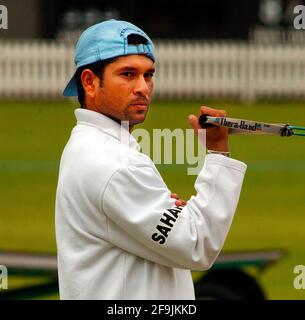 SACHIN TENDULKAR BEI LORDS 20/6/2002 BILD DAVID ASHDOWN.TENNIS Stockfoto