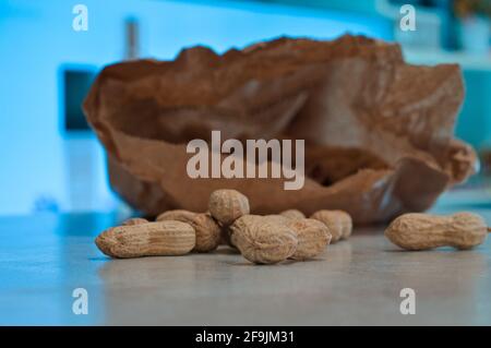 Erdnüsse auf dem Tisch (Pesaro, Marken, Italien, Europa) Stockfoto