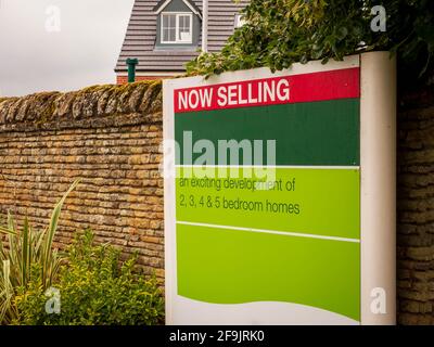 Marketing Suite Showroom unterzeichnen über Neubau Wohnanlage Stockfoto