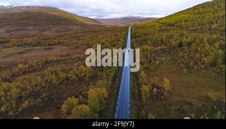 Camper van Senja Laub 01 Stockfoto