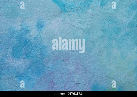 Abstrakter blauer Farbton mit bemaltem Wandtextur im Freien Stockfoto
