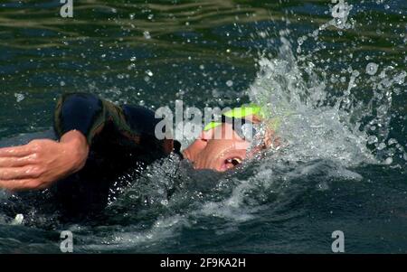 Sydney Olympics Games September 2000 Simon Lessing während der Men's Triathlon Stockfoto