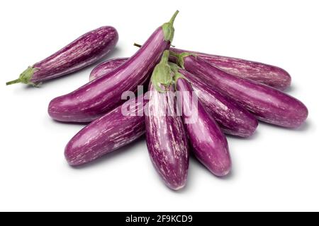 Haufen von frischen rohen Bio lila Mini Auberginen isoliert auf Weißer Hintergrund Stockfoto