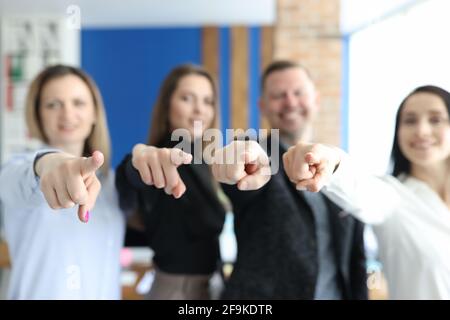 Das Business People Team zeigt mit dem Zeigefinger auf Sie in Nahaufnahme Stockfoto