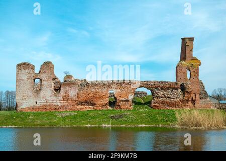 Burg Besiekiery in Gmina Grabów, im Kreis Łęczyca, Woiwodschaft Łódź, in Mittelpolen Stockfoto