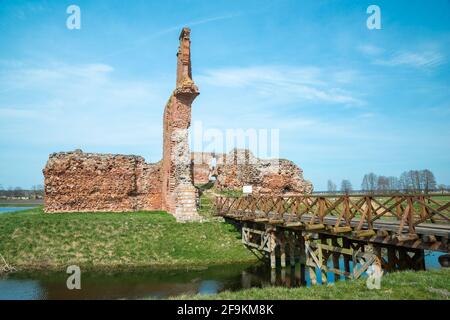 Burg Besiekiery in Gmina Grabów, im Kreis Łęczyca, Woiwodschaft Łódź, in Mittelpolen Stockfoto