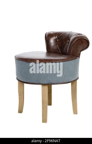 Brauner Lederhocker isoliert auf weißem Hintergrund Stockfoto