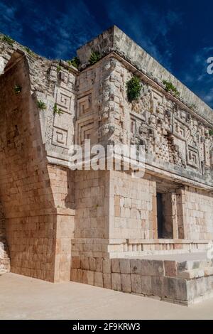 Detail des Palacio del Gobernador Gouverneurspalastes in den Ruinen der alten Maya-Stadt Uxmal, Mexiko Stockfoto