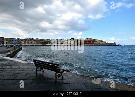 Landschaft mit Panoramablick auf den alten venezianischen Hafen in Chania, Kreta Insel Griechenland. Stockfoto