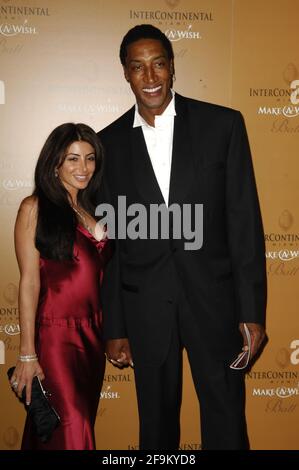 Miami, Vereinigte Staaten Von Amerika. November 2007. MIAMI - FL, 10. NOVEMBER 2007: Scottie Pippen und seine Frau Larsa beim 13. Jährlichen Intercontinental Make A Wish Ball. 10. November 2007 in Miami, Florida Menschen: Scottie Pippen; Larsa Pippen Kredit: Storms Media Group/Alamy Live News Stockfoto