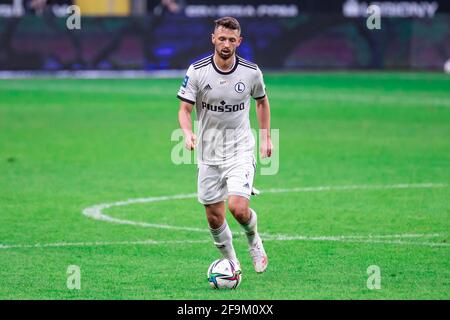 Warschau, Polen. April 2021. Mateusz Wieteska von Legia beim Spiel der polnischen PKO Ekstraklasa League zwischen Legia Warszawa und Cracovia im Marschall Jozef Pilsudski Legia Warsaw Municipal Stadium in Aktion.(Endstand; Legia Warszawa 0:0 Cracovia) (Foto von Mikolaj Barbanell/SOPA Images/Sipa USA) Kredit: SIPA USA/Alamy Live News Stockfoto