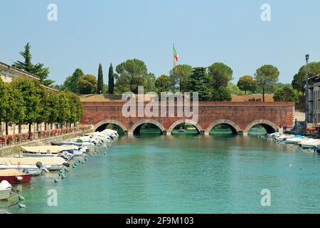 Die Festung Fortezza di Peschiera. Ponte dei Voltoni. Stockfoto