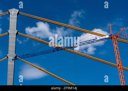 Neubau der Autobahnbrücke Neuenkamp auf der A40, über den Rhein bei Duisburg, Bau der Brückenpfeilern, die neue Brücke ist Stockfoto