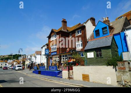 Das Dolphin Inn an der Rock-a-Nore Road in der Altstadt, Hastings, East Sussex, Großbritannien Stockfoto