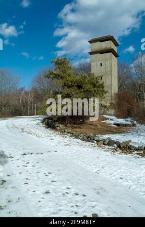 Feuerkontrollturm im Fort Foster Park auf Gerrish Island in Kittery, Maine. Diese Festung wurde erstmals im Jahr 1873 gegründet, aber die erste Batterie auf diesem Sitz Stockfoto