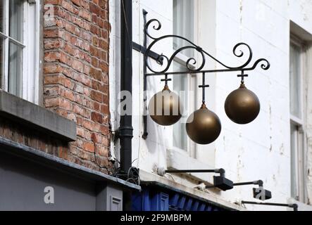Pfandhäuser in Macclesfield Stockfoto