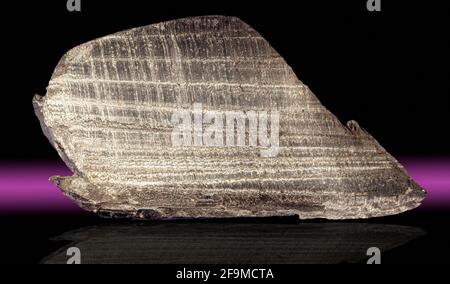 Calcium ist ein chemisches Element mit dem Symbol Ca und der Ordnungszahl 20. Stockfoto