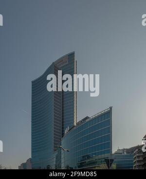 Mailand Italien März 30 2021: 39-stöckiges Hochhaus aus Glas Sitz der Verwaltung der Region Lombardei Stockfoto