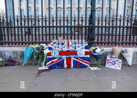 London, Großbritannien. 17. April 2021. Chelsea und der Rangers FC zollten nach dem Tod von Prinz Philip im Buckingham Palace Tribut. Quelle: Waldemar Sikora Stockfoto