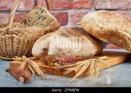 Handgemachtes Lebkuchen, an den Tisch gestellt Stockfoto