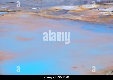 Turquoise Ponds im Norris Geyser Basin im Yellowstone Park Stockfoto