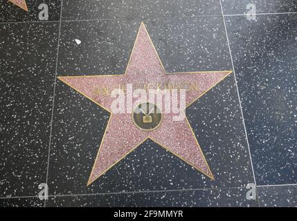 Hollywood, Kalifornien, USA 17. April 2021 EIN allgemeiner Blick auf die Atmosphäre von Angie Dickinsons Star auf dem Hollywood Walk of Fame am 17. April 2021 in Hollywood, Kalifornien, USA. Foto von Barry King/Alamy Stockfoto Stockfoto