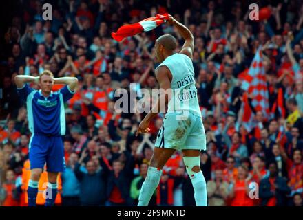 ARSENAL V EVERTON 11/5/2002 HENRY NACH DEM 3. TORBILD DAVID ASHDOWN.FOOTBALL Stockfoto