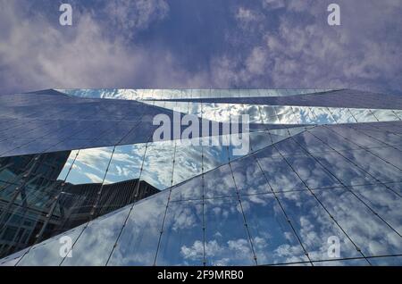 Cube Berlin. Bürogebäude am Washington Square vor dem Hauptbahnhof in Berlin, Deutschland. Cube Berlin. Washingtonplatz am Hauptbahnhof Berlin. Stockfoto