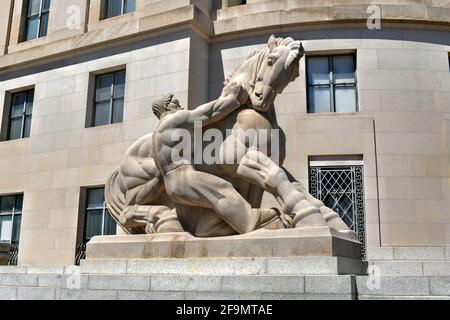 Washington, DC - 3. Apr 2021: Art déco-Fassade des Federal Trade Commission Building in Washington, DC. Stockfoto