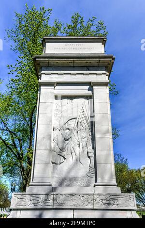 Washington, DC - 3. Apr 2021: Bronzestatue des ersten Kriegshelden von John Paul Jones, Denkmal im West Potomac Park. Stockfoto